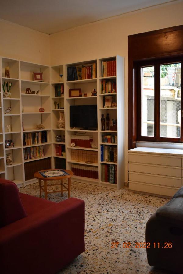 Casa Vacanze "A Casa Di Maria" Неаполь Экстерьер фото